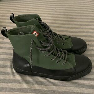 Unisex Green and Black Waterproof Boots.
